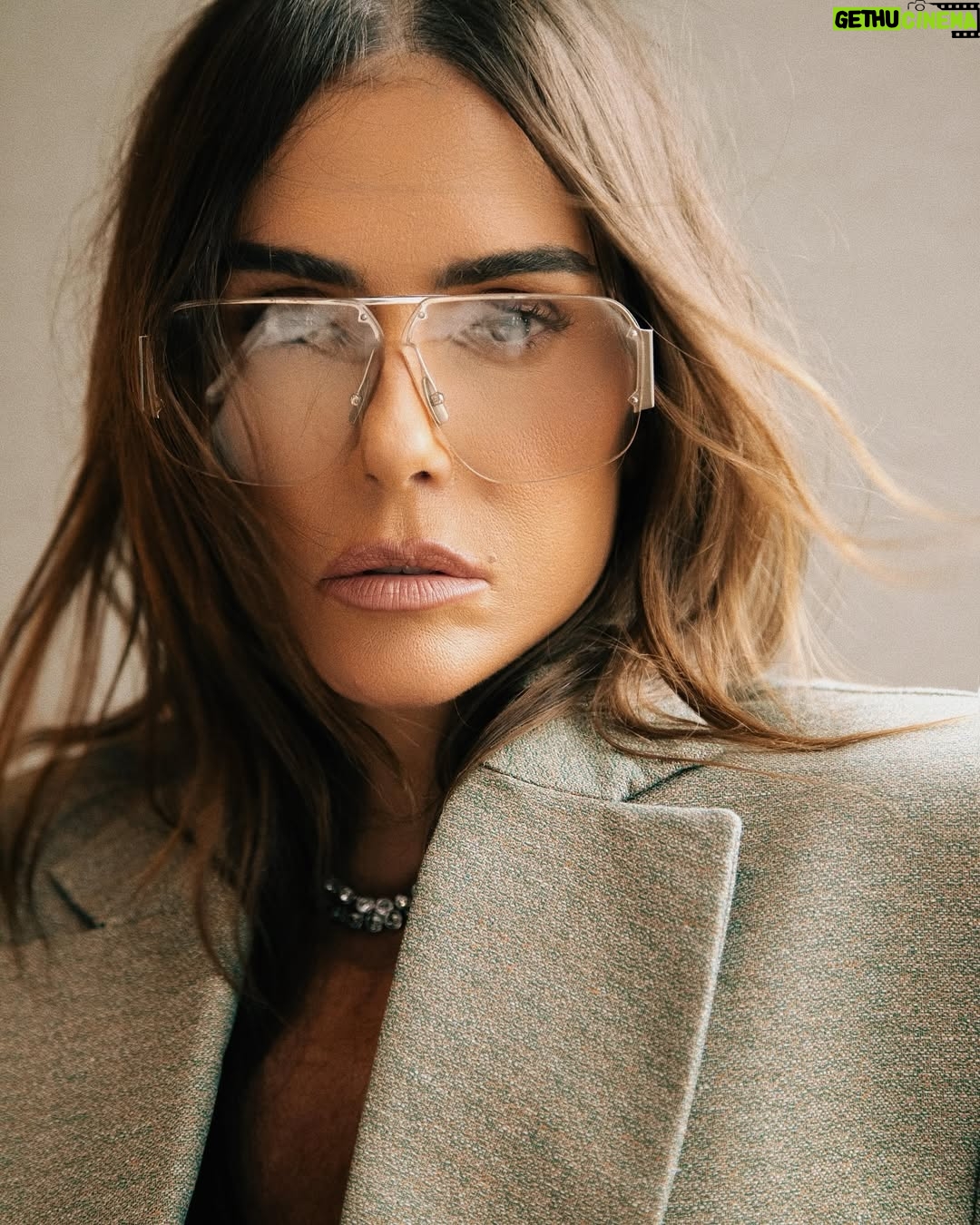 Deborah Secco - 3 Likes - Por aí… ✨
Look @rabanne @newbottega @swarovski
Styling @luizplinio
Beauty @charlesgran
Photo @raulbittencourtt