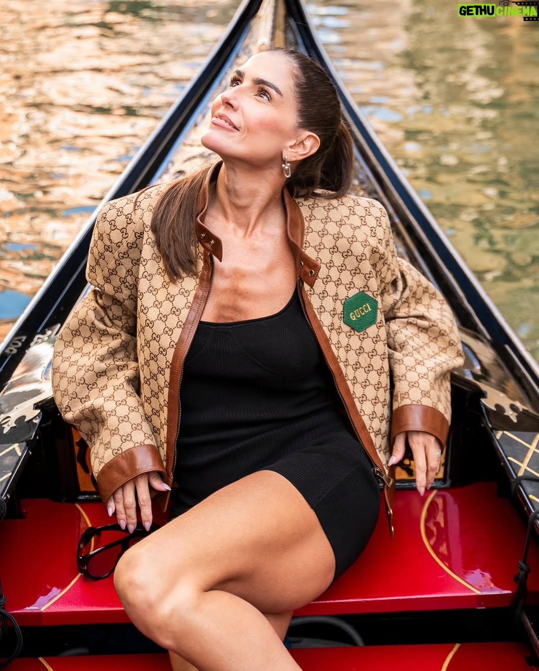Deborah Secco - 3 Likes - Veneza, 2025✨
Styling @luizplinio
Look @gucci @jacquemus @dior @tomford @ferragamo
Photos @fotografabrasileiraemveneza ❤️