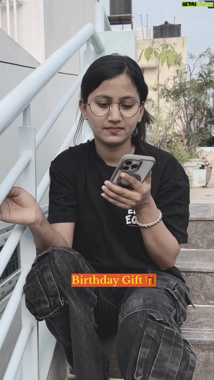 Deepika Gowda - 57.5K Likes - ಇದು ನ್ಯಾಯಾನಾ…? 😓
#reels #instagramreels #viralinstagramreelsvideo♥️ #comedykiladigalu #deepikagowda #praveenjaincomedykiladigalu #praveenjain #goodtogo #birthdaygift #reels
