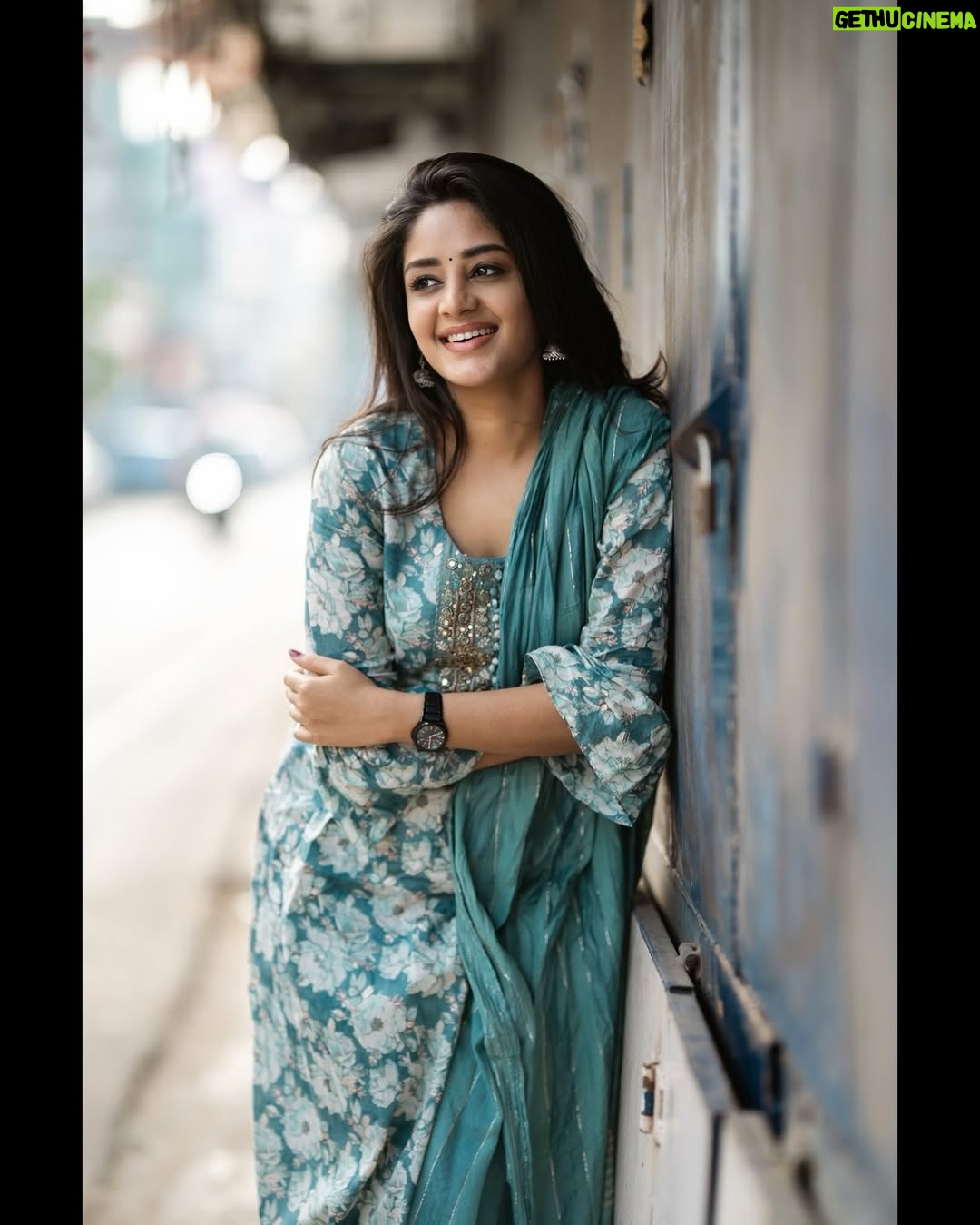 Deepshikha U - 25.8K Likes - Just adding little cute to your feed 😜✨
📸: @portraitsbylokesh 

#dee #deepshikha #loves #casual #photography #southindian #indianphotography #actor #tamil #homely #style #authentic