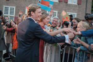 Delfina Chaves Instagram - Amigos de España, “Máxima” se estrenó por @antena3com 🇪🇸. Es una serie que hicimos con mucho esfuerzo, respeto y cariño, y saber que comienza a viajar por el mundo me genera mucha emoción. Gracias por sus mensajes 🩷