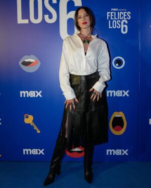 Delfina Chaves Instagram - Ayer con mucha alegría finalmente estrenamos Felices los 6. Una producción nacional y original de @streammaxar y @kapowproductora . Me es un honor compartir elenco con gente tan querida a quien admiro mucho, y deseo que se diviertan viéndola tanto como lo hicimos nosotros al hacerla 🐒🩶