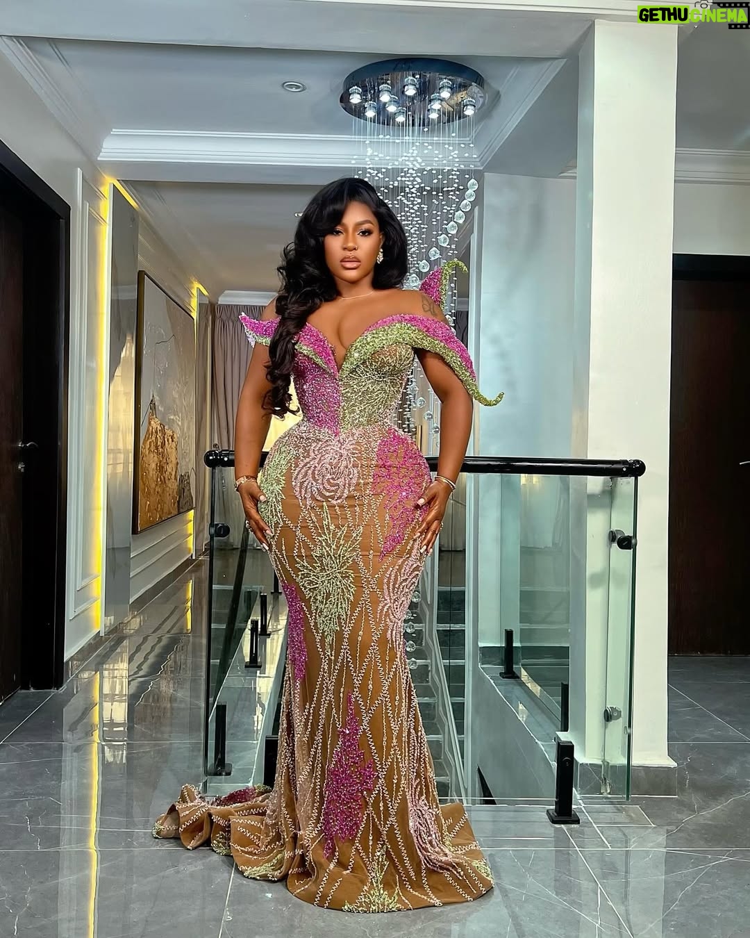 Destiny Etiko - 3 Likes - The Odds are forever in my favour 😍⭐️ 🙏
CHINEMELUM ETIKO 📌
What’s your favorite 🤩🤪
Designer @jafclothings
Makeup @maryjayblaq
Hairstylist @fhavy_hairstudio
Reels @reelswithcytia_
Fabric @exclatfabricsng
💅 @naturalsbysandrasplace
Snatched by @mapiatea