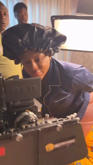Destiny Etiko Instagram - CAMERA LIGHT ACTION 🎥 

Making a masterpiece in ABJ 

Behind the scene 🎬 ✨