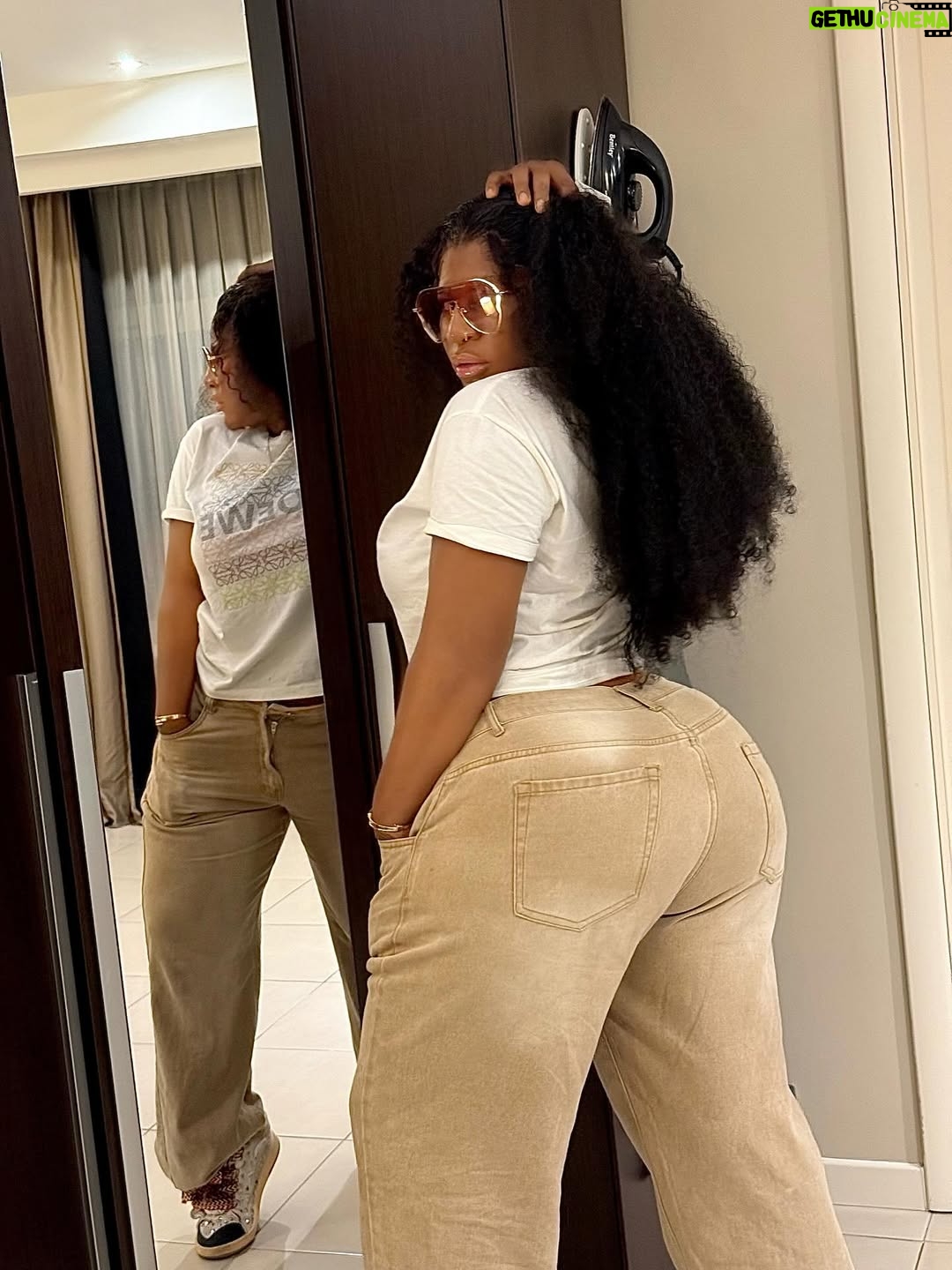 Destiny Etiko - 3 Likes - If you want to be happy,
stop complaining 📌
A blessed morning fam❤️
Photo credit @chinelokene
Hair @nvoguehair
