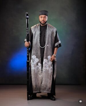 Destiny Etiko Instagram - Happy blessed to the doings KING 👑 @babarex0 
Wishing you long life with heavenly blessings 🙏
More undiluted grace 
More open doors 
More money 💰 
Have fun 🤩 
Cheers 🥂 🥰