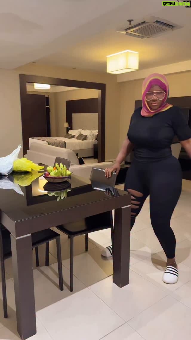 Destiny Etiko - 3 Likes - Who is awake 🤣🤣🤣🤣🤣🤣🤣🤣
Goofing around 🤪🙆♀️🤦♀️
Pants 👖 @cidclotyngstore