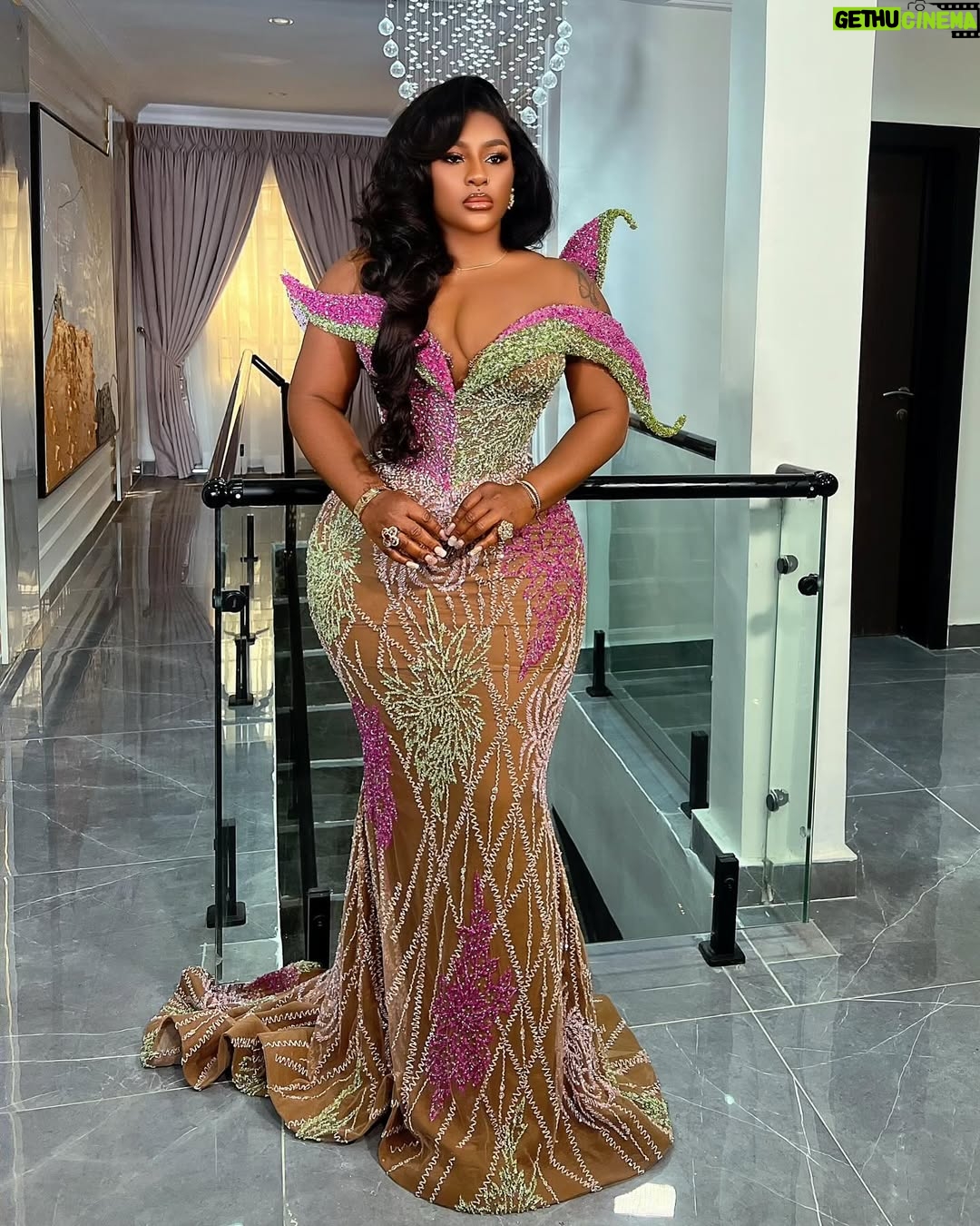 Destiny Etiko - 3 Likes - The Odds are forever in my favour 😍⭐️ 🙏
CHINEMELUM ETIKO 📌
What’s your favorite 🤩🤪
Designer @jafclothings
Makeup @maryjayblaq
Hairstylist @fhavy_hairstudio
Reels @reelswithcytia_
Fabric @exclatfabricsng
💅 @naturalsbysandrasplace
Snatched by @mapiatea