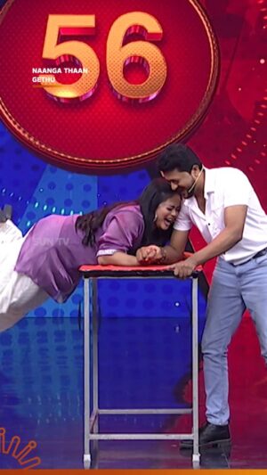 Devipriya Instagram - Enna ipdi aayitinga Devipriya? 😂

#SunTV #NaangaThaanGethu #NaangaThaanGethuOnSunTV #SunReels #SunDigital
