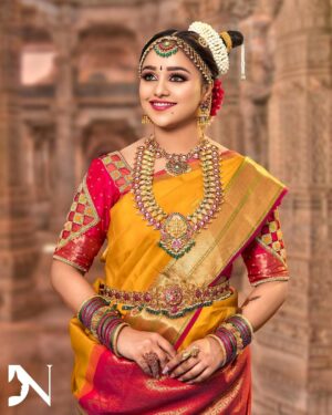 Dhanu shree Instagram - Iyengar bridal look amazingly done 😇

Mua : @makeupbydivyanagaraj 
jewels : @dnjewelleryhouse
Pc : @chidu.ln_portraits
Hair and flowers : @saidurgafloralarts
outfit : @waymore_priyanka