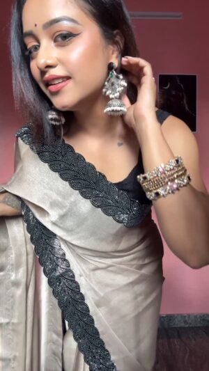 Dhanu shree Instagram - GRWM With Saree ❤️

#kannada #trendingreels #bangalore #dhanushree #grwm #yash #getreadywithdhanushree #insta