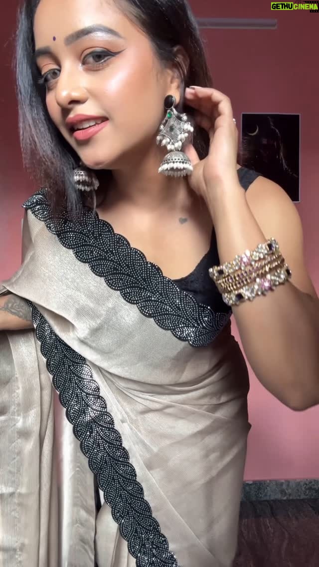 Dhanu shree - 13.5K Likes - GRWM With Saree ❤️
#kannada #trendingreels #bangalore #dhanushree #grwm #yash #getreadywithdhanushree #insta