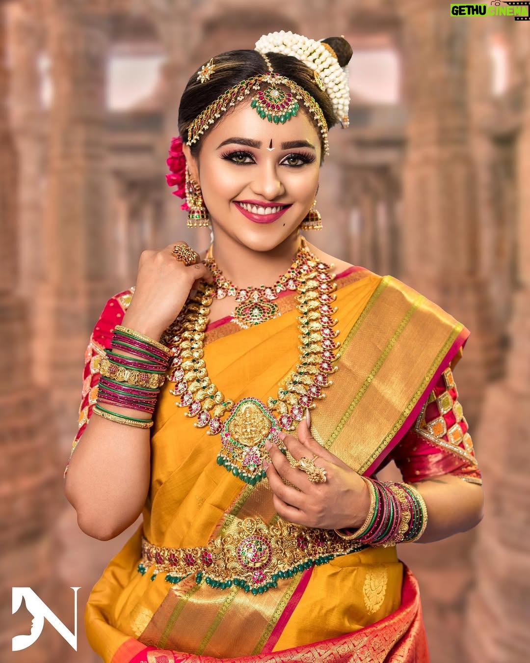 Dhanu shree - 59.2K Likes - Iyengar bridal look amazingly done 😇
Mua : @makeupbydivyanagaraj
jewels : @dnjewelleryhouse
Pc : @chidu.ln_portraits
Hair and flowers : @saidurgafloralarts
outfit : @waymore_priyanka