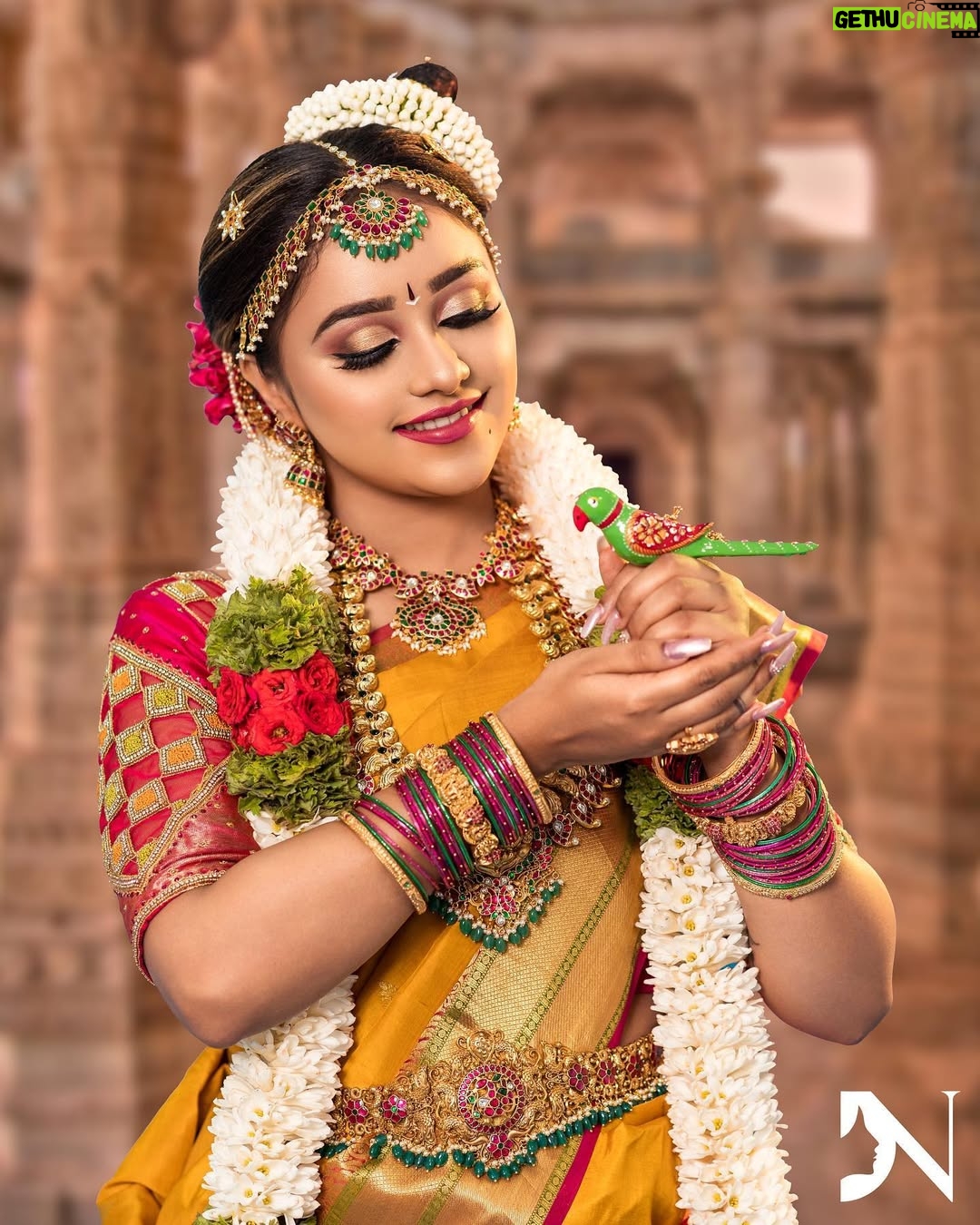 Dhanu shree - 59.2K Likes - Iyengar bridal look amazingly done 😇
Mua : @makeupbydivyanagaraj
jewels : @dnjewelleryhouse
Pc : @chidu.ln_portraits
Hair and flowers : @saidurgafloralarts
outfit : @waymore_priyanka