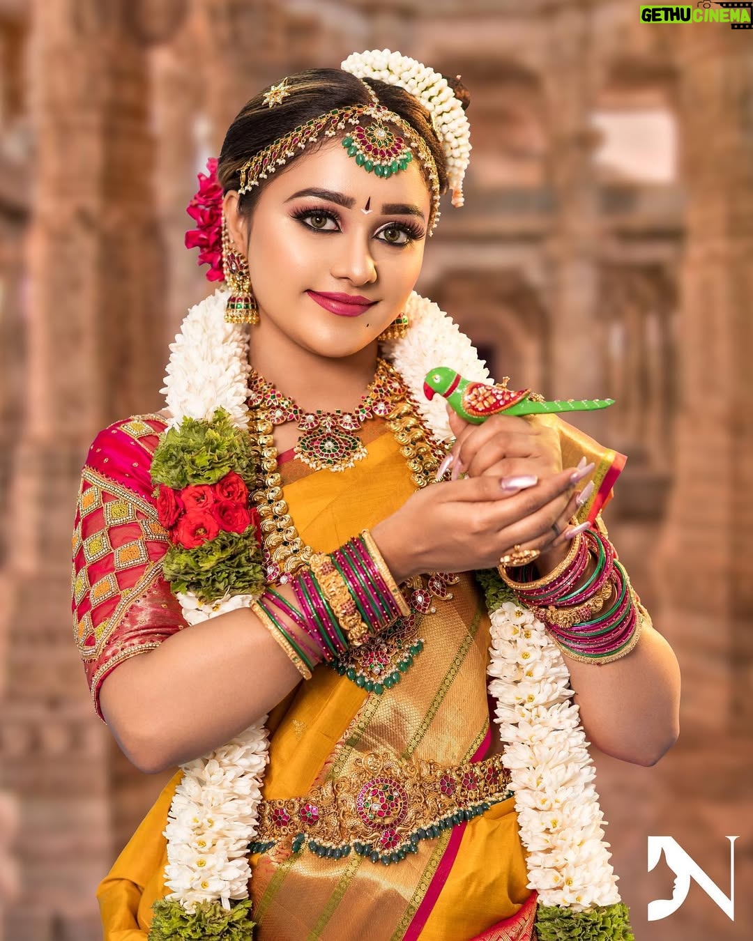 Dhanu shree - 59.2K Likes - Iyengar bridal look amazingly done 😇
Mua : @makeupbydivyanagaraj
jewels : @dnjewelleryhouse
Pc : @chidu.ln_portraits
Hair and flowers : @saidurgafloralarts
outfit : @waymore_priyanka