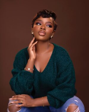 Diane Russet Instagram - Hello 28, let’s make this year memorable and monumental. 💚✨✨✨.

28 on the 28th 🥺

💄 @facesbyoluchi 
Hairstylist @honeyc.thestylist 
📸 @yomi.visuals 

#Birthdaygirl✨