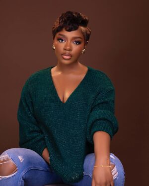 Diane Russet Instagram - Hello 28, let’s make this year memorable and monumental. 💚✨✨✨.

28 on the 28th 🥺

💄 @facesbyoluchi 
Hairstylist @honeyc.thestylist 
📸 @yomi.visuals 

#Birthdaygirl✨