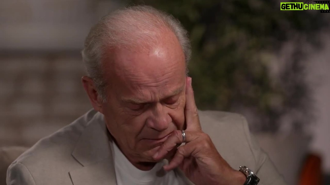 Diane Sawyer - 5.2K Likes - Kelsey Grammer remembers his beloved sister Karen, who was murdered when she was 18 years old: “I spent a long time on her death, and very little on her life. And that's what I hope people will take -- spend time on the life you lost.”
#kelseygrammer #frasier #cheers #dianesawyer #news