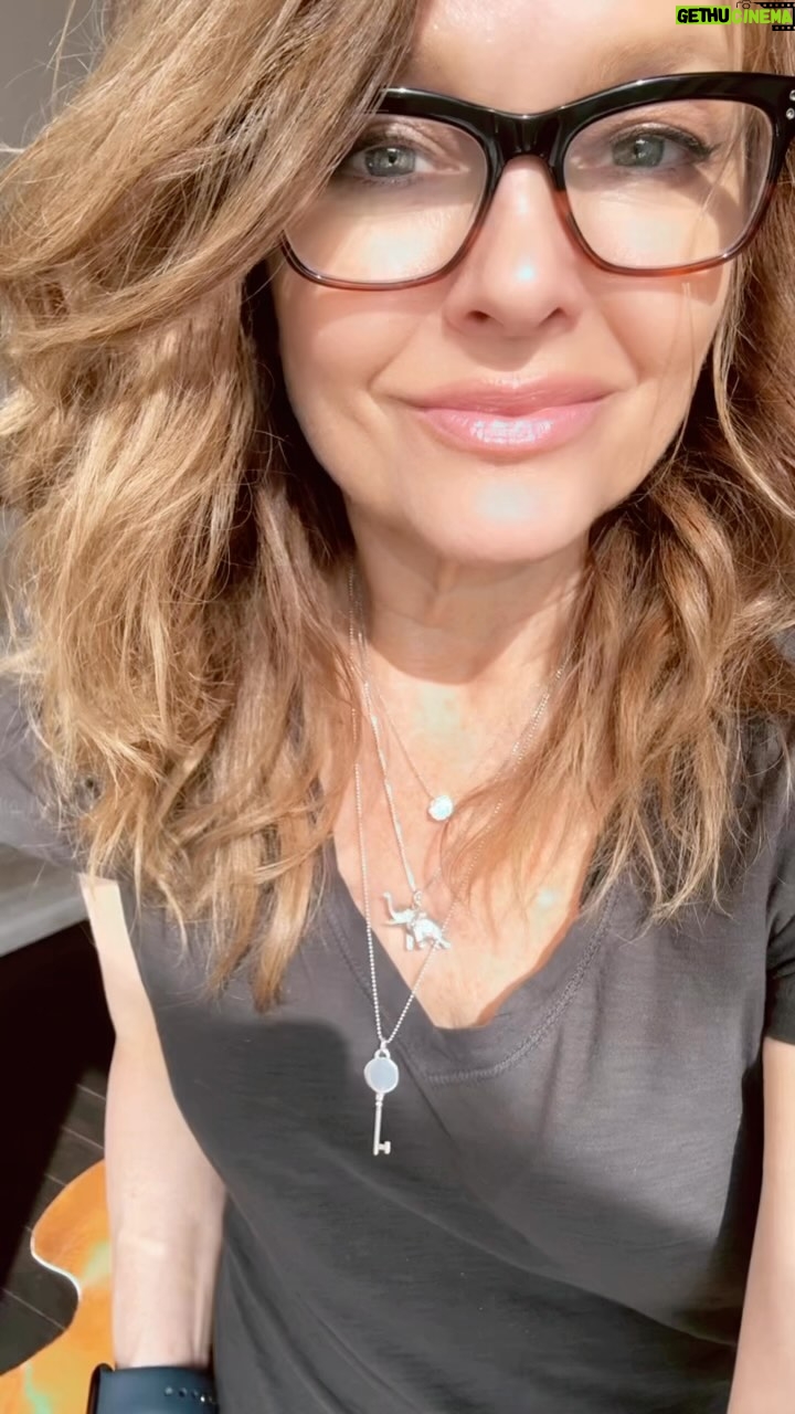 Dina Meyer - 4.9K Likes - Nice view. 😉
You’ll have to trust me.
💋
