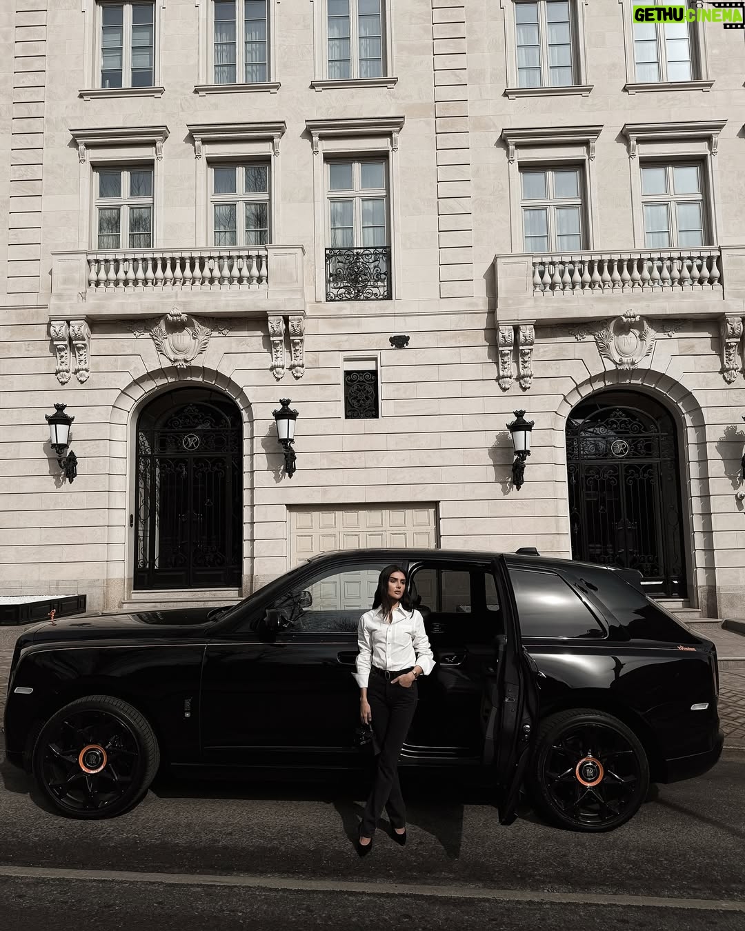 Dina Saeva - 44.8K Likes - ценю партнёрство, в котором есть смысл, когда каждый шаг наполнен доверием и взаимным уважением.
уже несколько месяцев мы движемся в одном направлении @winlineru 🧡