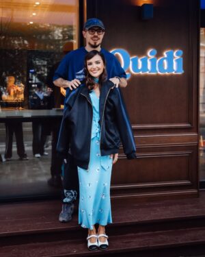 Dina Saeva Instagram - уже завтра мы открываемся для всех ждём вас в нашем тёплом, сладком месте @quidi.cake 🩵