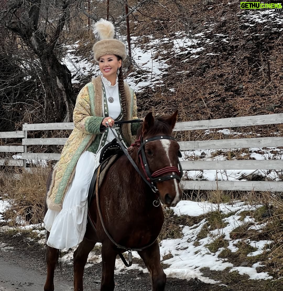 Dinara Satzhan - 23.6K Likes - Чем облачаться в черные одеяния, лучше носить одежду в национальном стиле.
©️Президент Токаев