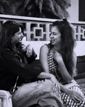 Dipshi Blessy Instagram - Finding friends with the same ‘MENTAL DISORDER’ ! Priceless 😝😅♥️