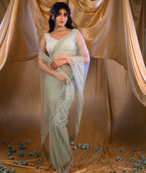 Divya Suresh Instagram - This is a modern fairy tale 
No happy endings 
No wind in our sails ,
Because the heart wants what it wants.
.

. 

@lepananagarajdesign 
@makeoverbyjuliet_mary 
@arunkummar_portraits 
@rakshita_hairdo 
@aishwarya_25_offical 
#ds #divyasuresh #lepananagaraj #photoshoot #fashion #makeup #fun