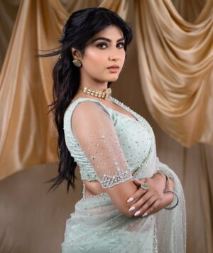 Divya Suresh Instagram - This is a modern fairy tale 
No happy endings 
No wind in our sails ,
Because the heart wants what it wants.
.

. 

@lepananagarajdesign 
@makeoverbyjuliet_mary 
@arunkummar_portraits 
@rakshita_hairdo 
@aishwarya_25_offical 
#ds #divyasuresh #lepananagaraj #photoshoot #fashion #makeup #fun