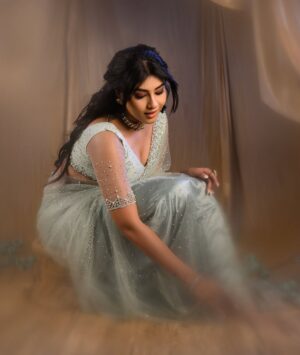 Divya Suresh Instagram - This is a modern fairy tale 
No happy endings 
No wind in our sails ,
Because the heart wants what it wants.
.

. 

@lepananagarajdesign 
@makeoverbyjuliet_mary 
@arunkummar_portraits 
@rakshita_hairdo 
@aishwarya_25_offical 
#ds #divyasuresh #lepananagaraj #photoshoot #fashion #makeup #fun