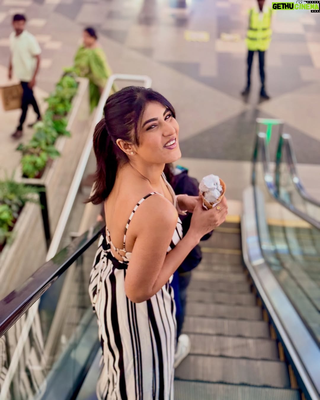 Divya Suresh - 20.9K Likes - I scream for an ice cream, do you? 🥹
.
.
.#DS #divyasuresh #icecream