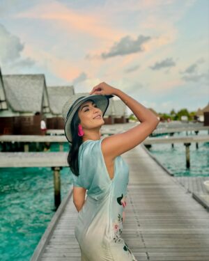 Divya Suresh Instagram - Current mood : vitamin Sea 🥹

.

 #ds #divyasuresh #maldives #vacation #sea