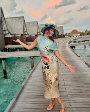 Divya Suresh Instagram - Current mood : vitamin Sea 🥹

.

 #ds #divyasuresh #maldives #vacation #sea
