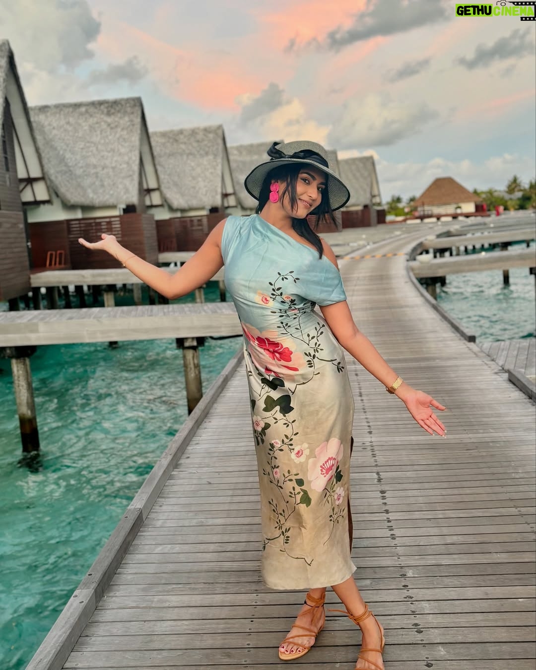 Divya Suresh - 14.5K Likes - Current mood : vitamin Sea 🥹
.
#ds #divyasuresh #maldives #vacation #sea