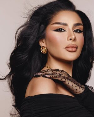 Donya Jahanbakht Instagram - “The wait is almost over! Our game-changing eyeliner is launching in just a few days. Stay tuned and get ready! 👀✨”
 @donybydonya