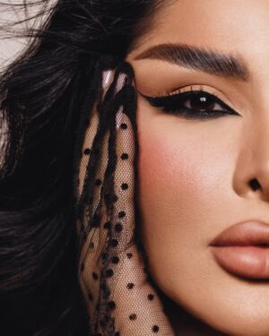 Donya Jahanbakht Instagram - “The wait is almost over! Our game-changing eyeliner is launching in just a few days. Stay tuned and get ready! 👀✨”
 @donybydonya