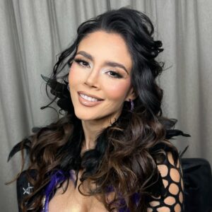 Dorismar Instagram - D O R I S M A R 

Que hermosa y linda personalidad tiene esta mujer. Un gusto haber trabajado contigo 🫶🏻 @dorismartv 

HAIR | @simoncisnerospro 

#dorismar #carnaval #tuxtepec #makeup #profesional #profesionalmakeup #maquillaje #