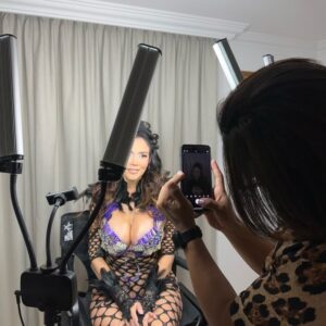 Dorismar Instagram - D O R I S M A R 

Que hermosa y linda personalidad tiene esta mujer. Un gusto haber trabajado contigo 🫶🏻 @dorismartv 

HAIR | @simoncisnerospro 

#dorismar #carnaval #tuxtepec #makeup #profesional #profesionalmakeup #maquillaje #