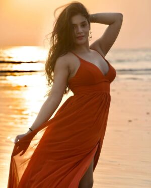Drishti Thakur Instagram - Sunset therapy hits different 🌅 

#sunset #capture #moment #goldenhour #beautiful#vibes