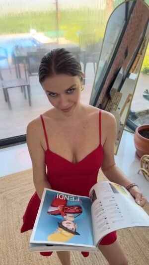 Ecem Karavus Instagram - Seninle şurda dans edebilirdik aptal

Hangi elbiseyi seçerdin?