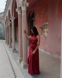 Actress Elena Faliez HD Photos and Wallpapers April 2025