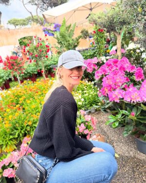 Elena Santarelli Instagram - Il meglio del florovivaismo italiano, collezioni botaniche insolite e rare, arredi da giardino, artigianato e oggettistica vintage e di creatività sostenibile. A completare l’esperienza, laboratori, installazioni, esperienze culturali e ludiche, degustazioni, presentazioni di libri, incontri con ricercatori e artisti di fama internazionale per approfondire le più importanti tematiche legate alla natura e all’ambiente.

Per me e’ la prima volta ..ci tornerò ogni anno 🙂

@floracult @icasalidelpino 

#noadv

#hocompratoibiglietti