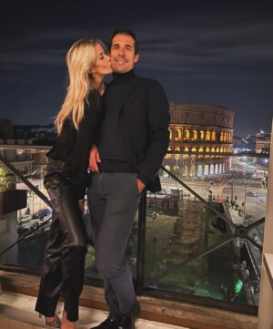 Elena Santarelli Instagram - Buon compleanno Roma ☺️
Perché si celebra il 21 aprile? La festività che si celebra ogni anno è legata alla fondazione di Roma che, secondo la leggenda, Romolo avrebbe fondato il 21 aprile del 753 a.C. “Maestosa, leggendaria, ricca di storia”