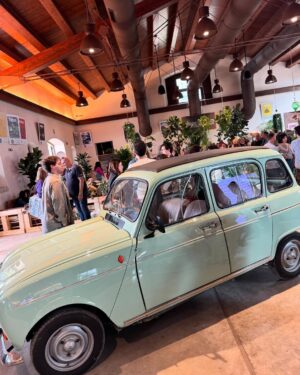 Elena Santarelli Instagram - Il meglio del florovivaismo italiano, collezioni botaniche insolite e rare, arredi da giardino, artigianato e oggettistica vintage e di creatività sostenibile. A completare l’esperienza, laboratori, installazioni, esperienze culturali e ludiche, degustazioni, presentazioni di libri, incontri con ricercatori e artisti di fama internazionale per approfondire le più importanti tematiche legate alla natura e all’ambiente.

Per me e’ la prima volta ..ci tornerò ogni anno 🙂

@floracult @icasalidelpino 

#noadv

#hocompratoibiglietti