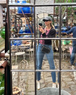 Elena Santarelli Instagram - Il meglio del florovivaismo italiano, collezioni botaniche insolite e rare, arredi da giardino, artigianato e oggettistica vintage e di creatività sostenibile. A completare l’esperienza, laboratori, installazioni, esperienze culturali e ludiche, degustazioni, presentazioni di libri, incontri con ricercatori e artisti di fama internazionale per approfondire le più importanti tematiche legate alla natura e all’ambiente.

Per me e’ la prima volta ..ci tornerò ogni anno 🙂

@floracult @icasalidelpino 

#noadv

#hocompratoibiglietti