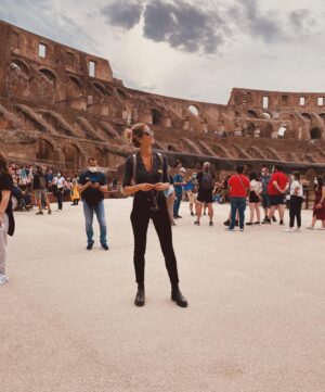 Elena Santarelli Instagram - Buon compleanno Roma ☺️
Perché si celebra il 21 aprile? La festività che si celebra ogni anno è legata alla fondazione di Roma che, secondo la leggenda, Romolo avrebbe fondato il 21 aprile del 753 a.C. “Maestosa, leggendaria, ricca di storia”