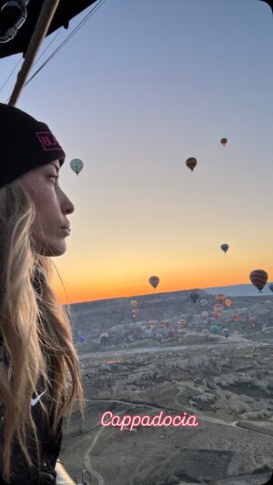 Elena Santarelli Instagram - Esperienza incredibile ♥️ 

#cappadocia 
#ballon
#sunrise 
#turchia