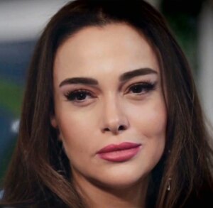 Elif Melda Yılmaz Instagram - Kısa, ama güzel bir buluşmaydı.
Hoşça kal Beril. Çok sevdim seni...⚘️

Harika yönetmenlerimize ve tüm ekibe teşekkür ederim. 
@eylemoguzzz #aydınbulut #meliscivelek @kizilcikserbetitv @goldfilmyapim @showtv
@yasinirmakphoto 🙏  #kızılcıkşerbetiekibi