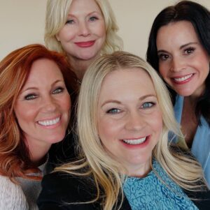 Elisa Donovan Instagram - HAPPY BIRTHDAY and #fbf to this funny lovely lady that’s been kicking so much a$$ for so many years in so many ways. Love you @melissajoanhart !! Hope you’re being  showered with love today ❤️ #sabrina #sabrinatheteenagewitch #happybirthday #90s #90sCon