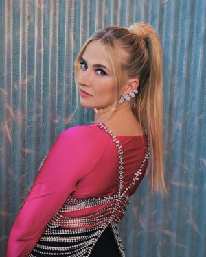 Eliza Bennett Instagram - Do Revenge Premiere 🦩🪩 @netflix 

Not sure I’ll ever get over this look or this incredible team or cameoing in this deliciously naughty movie 😈 

Styling: @itsamandalim
Make Up: @lilly_keys 
Hair: @josephchase 
Outfit: @davidkomalondon 
Sparkle Shoes: @mackandmack
Bag: @emmkuony
PR: @42west @britnross